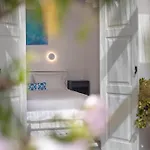 빌라 Stylish Cycladic Family With Private Gardens - Botanica *