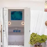 Stylish Cycladic Family With Private Gardens - Botanica Agkeria