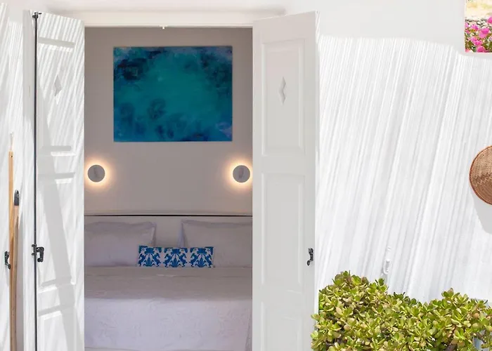 Stylish Cycladic Family With Private Gardens - Botanica Agkeria